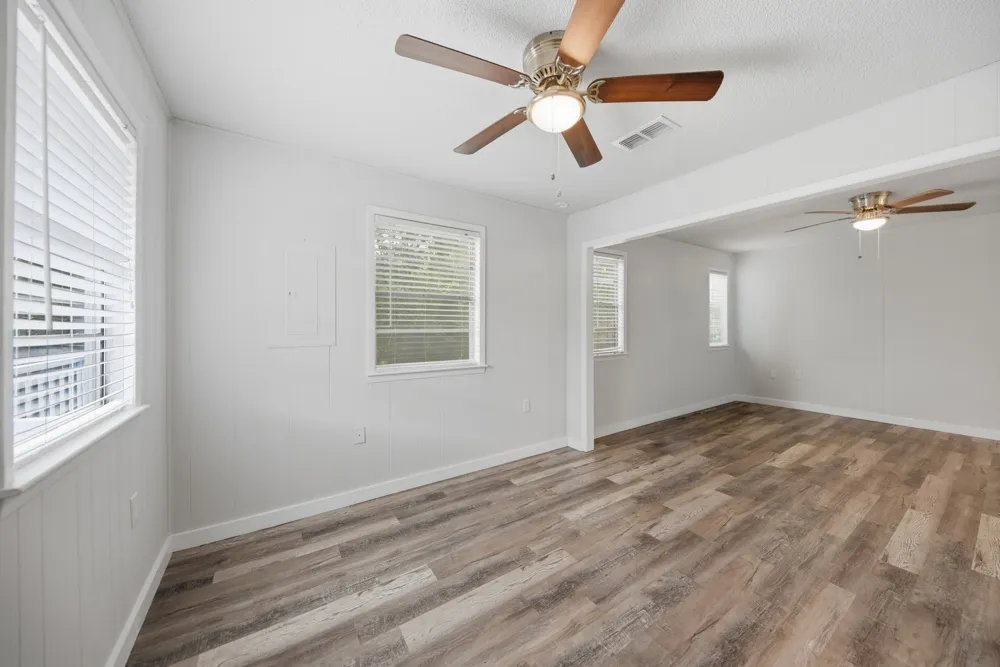 9481 Lake Forest Circle Brenham, TX 77833