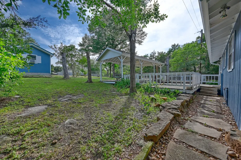 9481 Lake Forest Circle Brenham, TX 77833