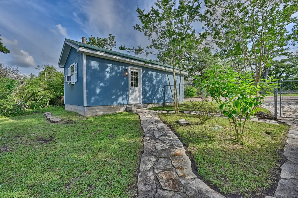 9481 Lake Forest Circle Brenham, TX 77833