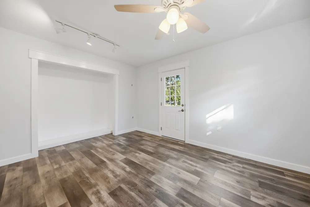 9481 Lake Forest Circle Brenham, TX 77833