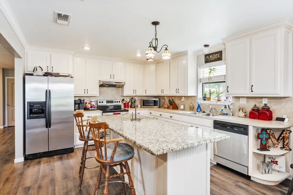 383 Briar Creek Lane Bowie, TX 76230