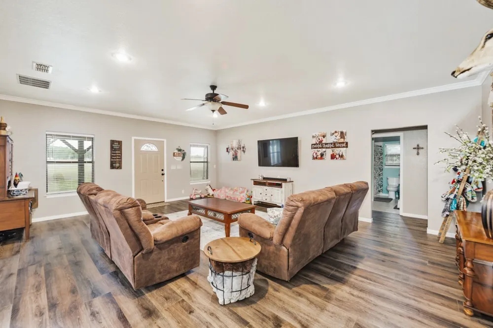 383 Briar Creek Lane Bowie, TX 76230