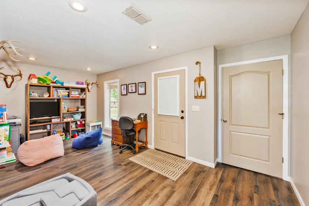 383 Briar Creek Lane Bowie, TX 76230