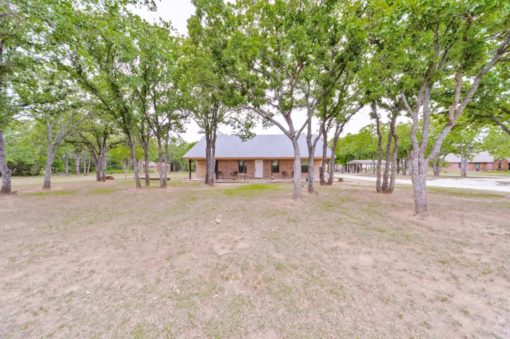 383 Briar Creek Lane Bowie, TX 76230