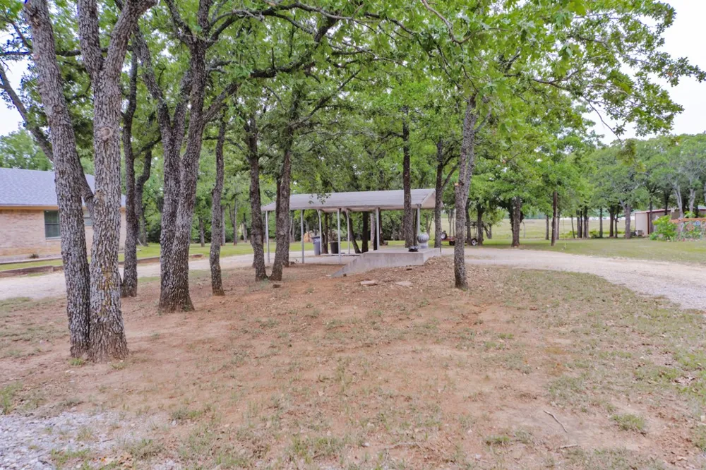 383 Briar Creek Lane Bowie, TX 76230