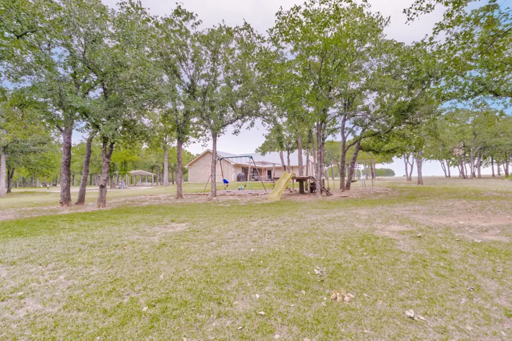 383 Briar Creek Lane Bowie, TX 76230