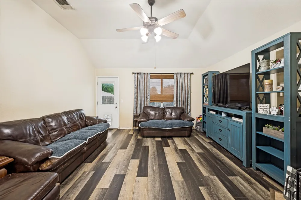 8701 Wagon Trail Cross Roads, TX 76227