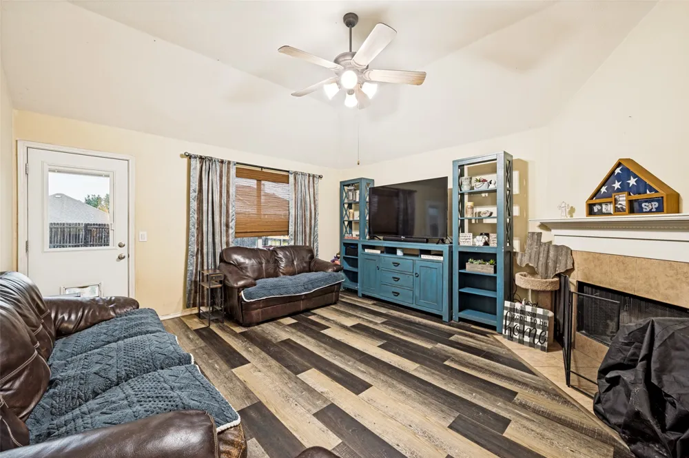 8701 Wagon Trail Cross Roads, TX 76227
