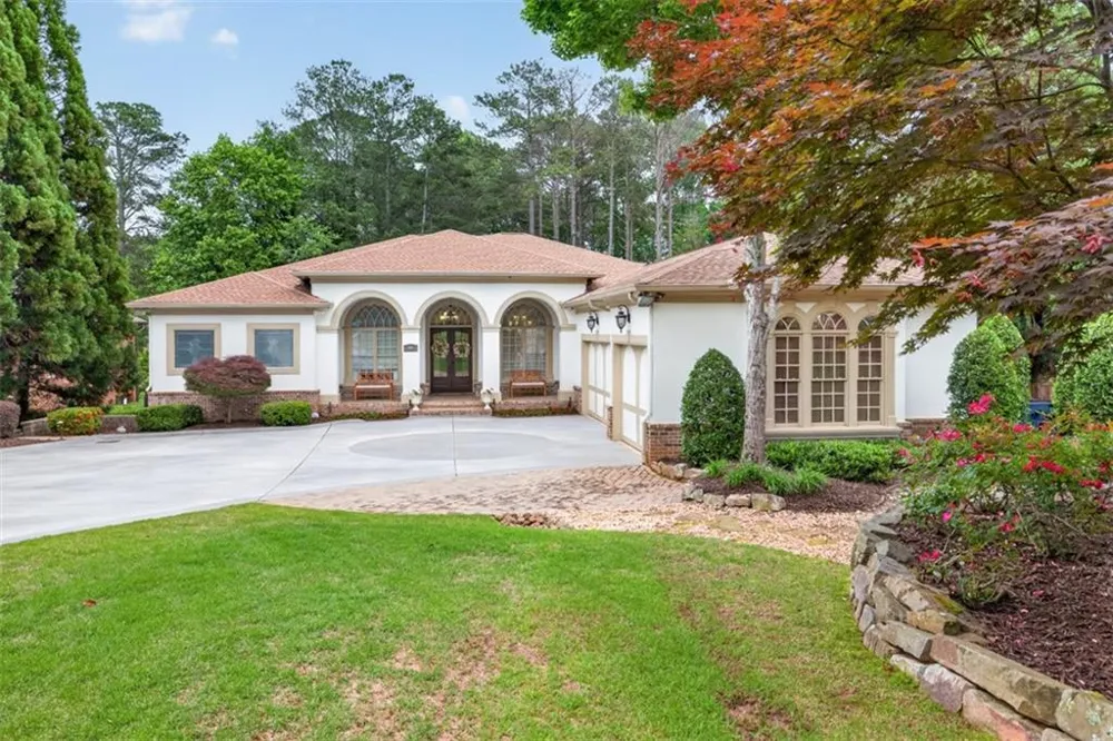 6010 Robbs Drive Cumming, GA 30041
