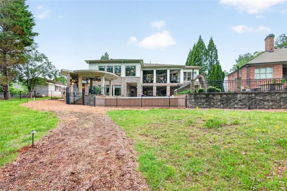 6010 Robbs Drive Cumming, GA 30041