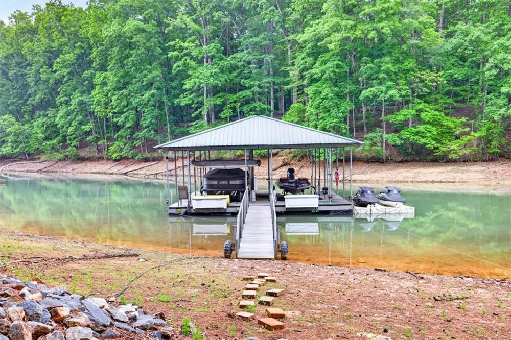 6010 Robbs Drive Cumming, GA 30041