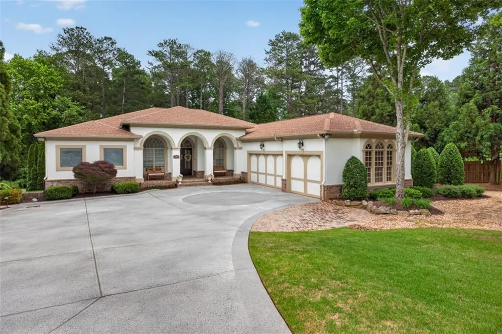 6010 Robbs Drive Cumming, GA 30041