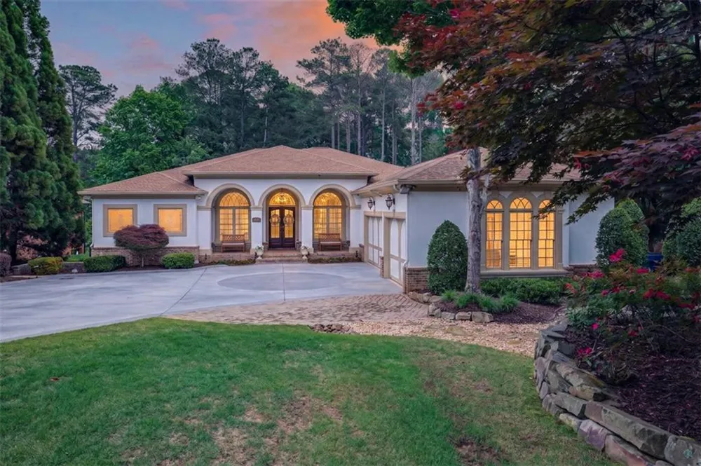 6010 Robbs Drive Cumming, GA 30041