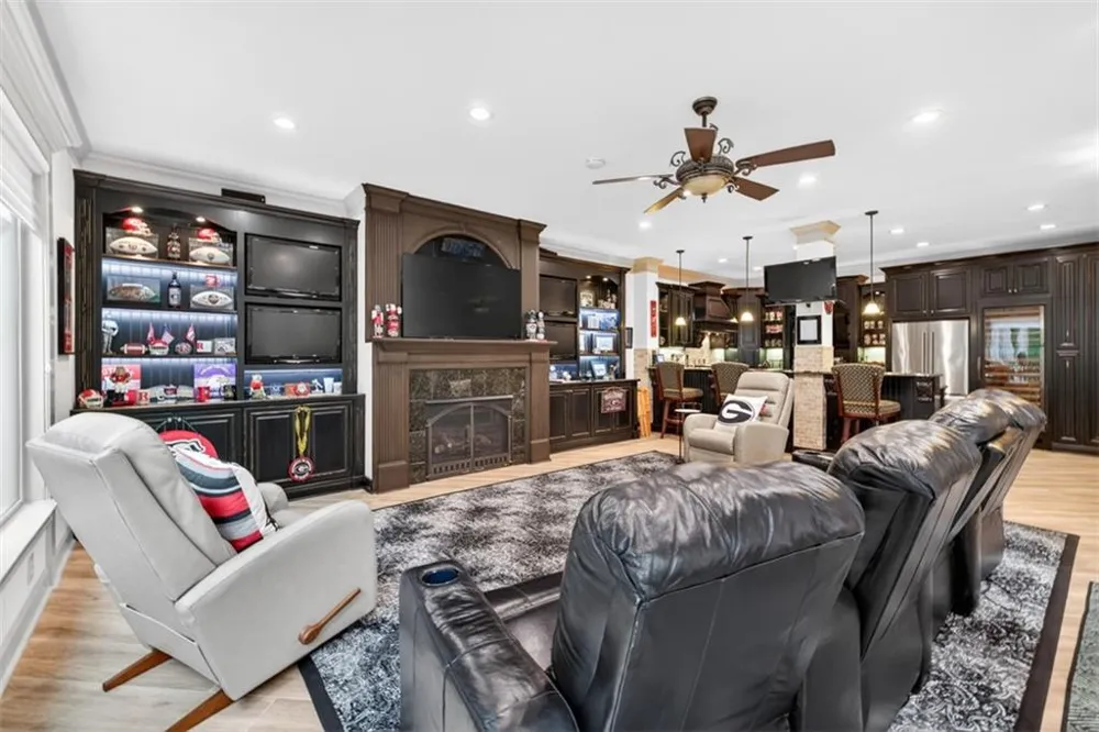 6010 Robbs Drive Cumming, GA 30041