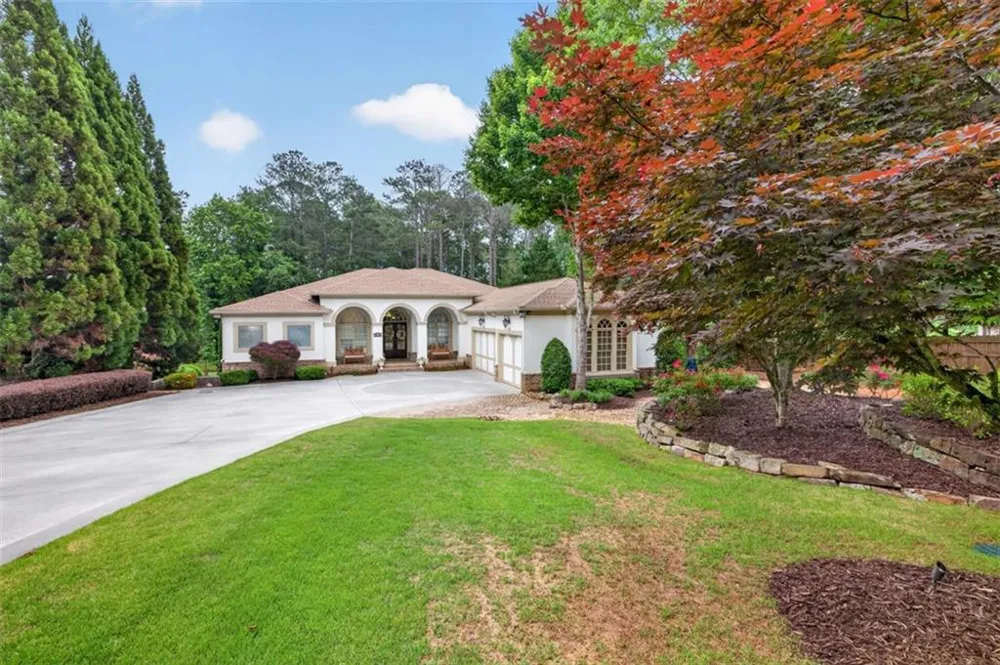 6010 Robbs Drive Cumming, GA 30041