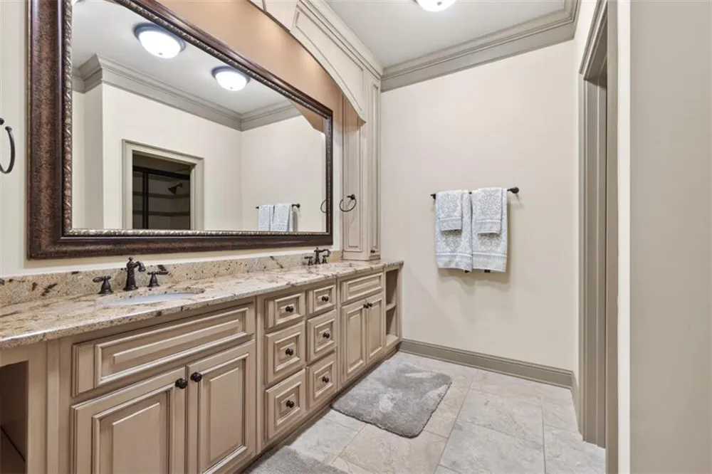 6010 Robbs Drive Cumming, GA 30041