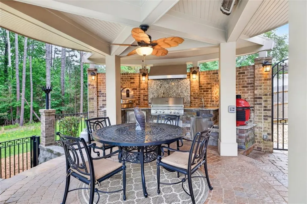 6010 Robbs Drive Cumming, GA 30041