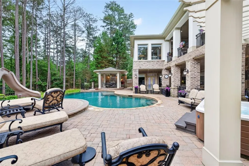 6010 Robbs Drive Cumming, GA 30041