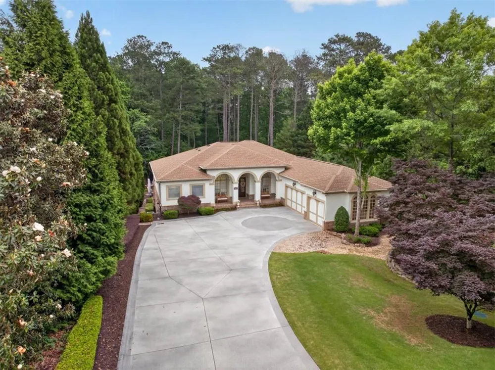 6010 Robbs Drive Cumming, GA 30041