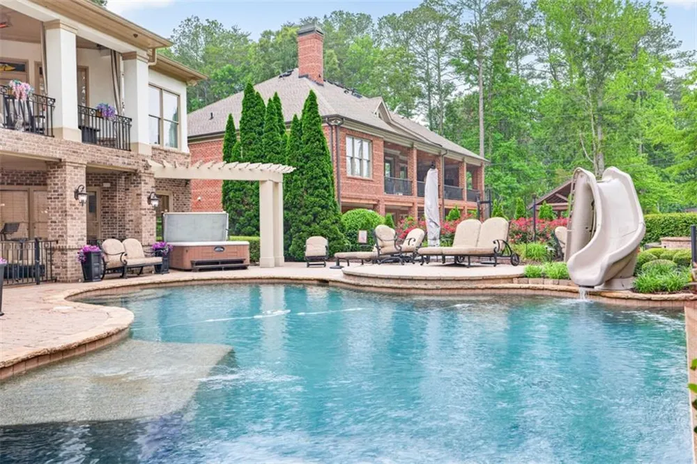 6010 Robbs Drive Cumming, GA 30041