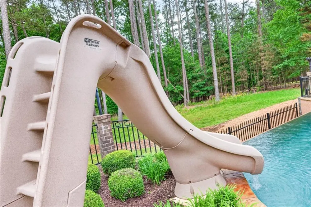 6010 Robbs Drive Cumming, GA 30041