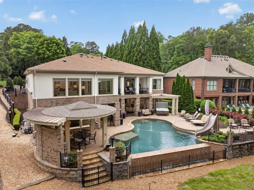 6010 Robbs Drive Cumming, GA 30041