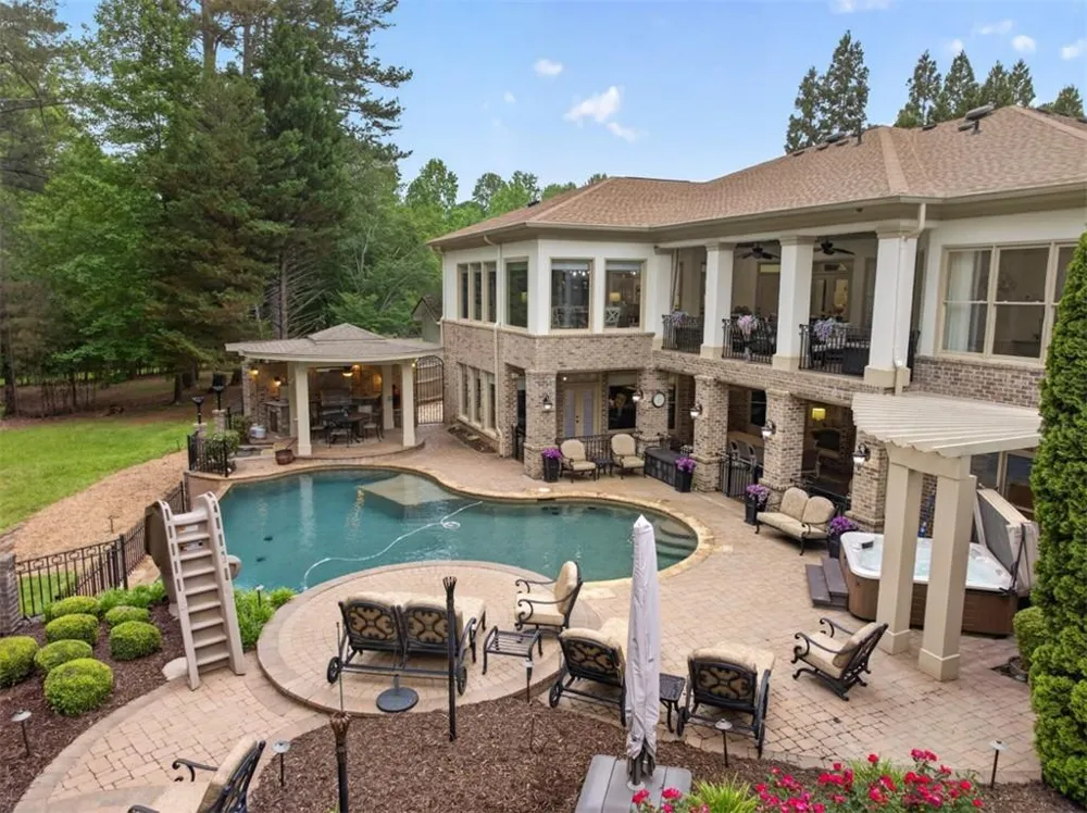 6010 Robbs Drive Cumming, GA 30041