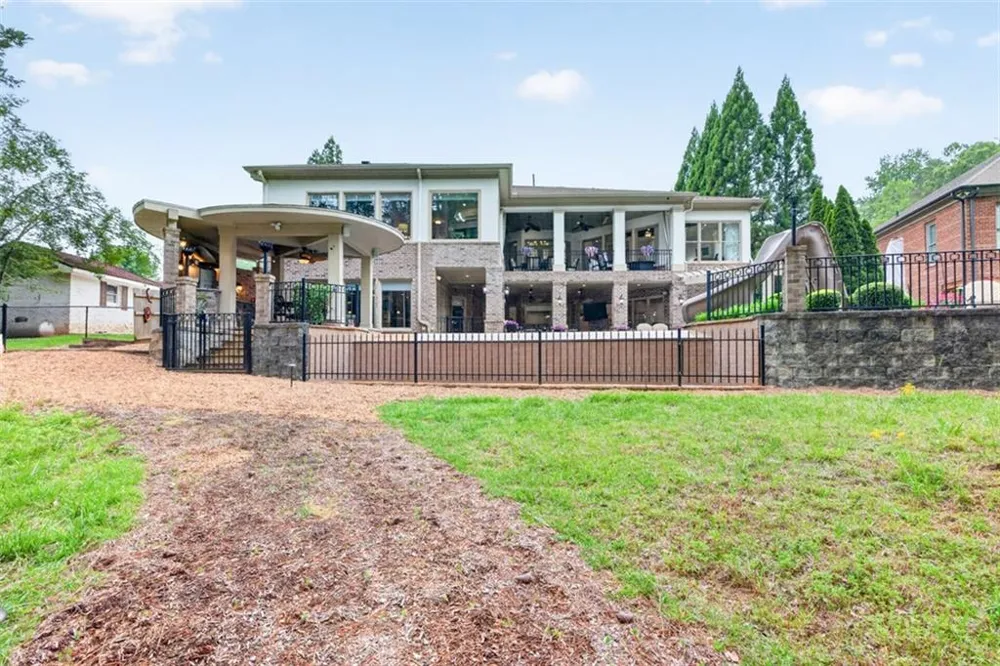 6010 Robbs Drive Cumming, GA 30041
