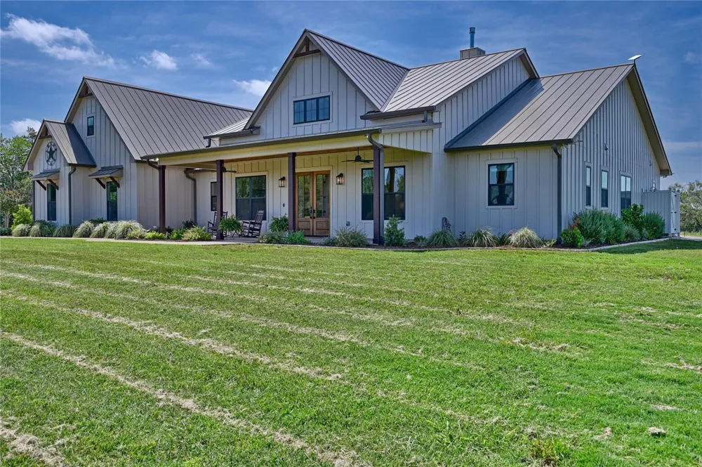2165 County Road 250 Road Weimar, TX 78962