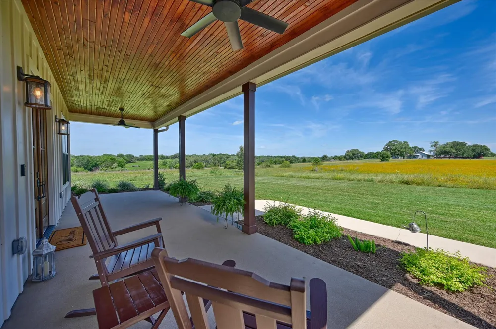 2165 County Road 250 Road Weimar, TX 78962