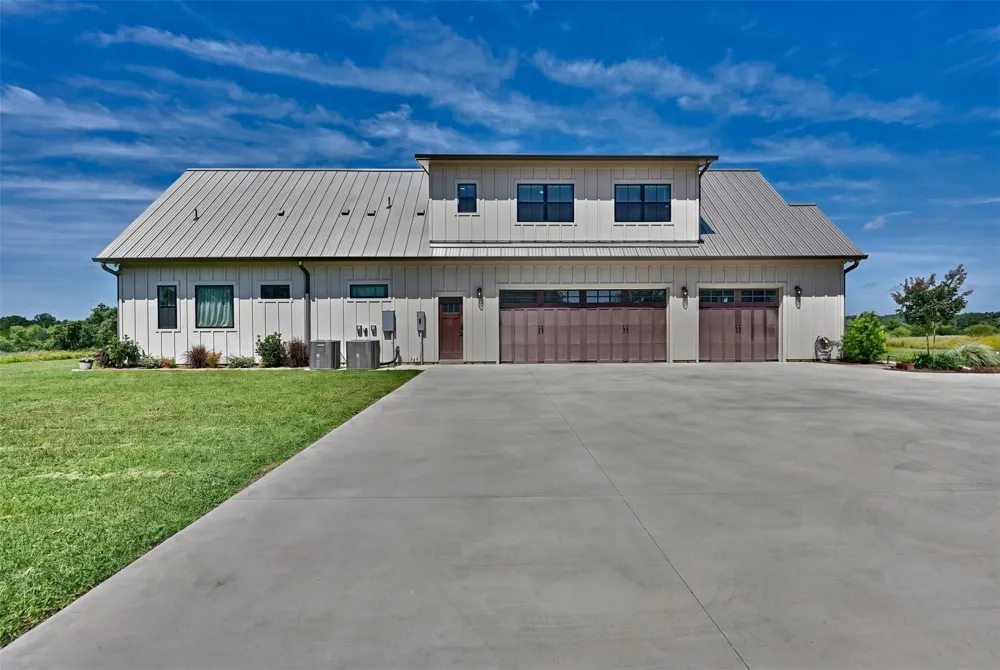 2165 County Road 250 Road Weimar, TX 78962