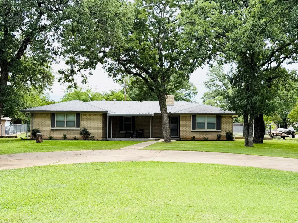 506 Oakwood Drive Eastland, TX 76448