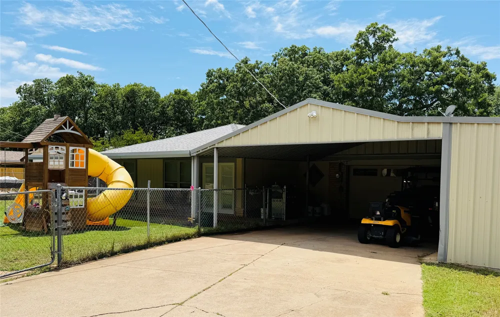 506 Oakwood Drive Eastland, TX 76448