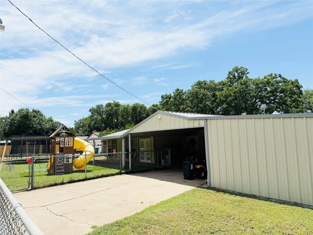506 Oakwood Drive Eastland, TX 76448