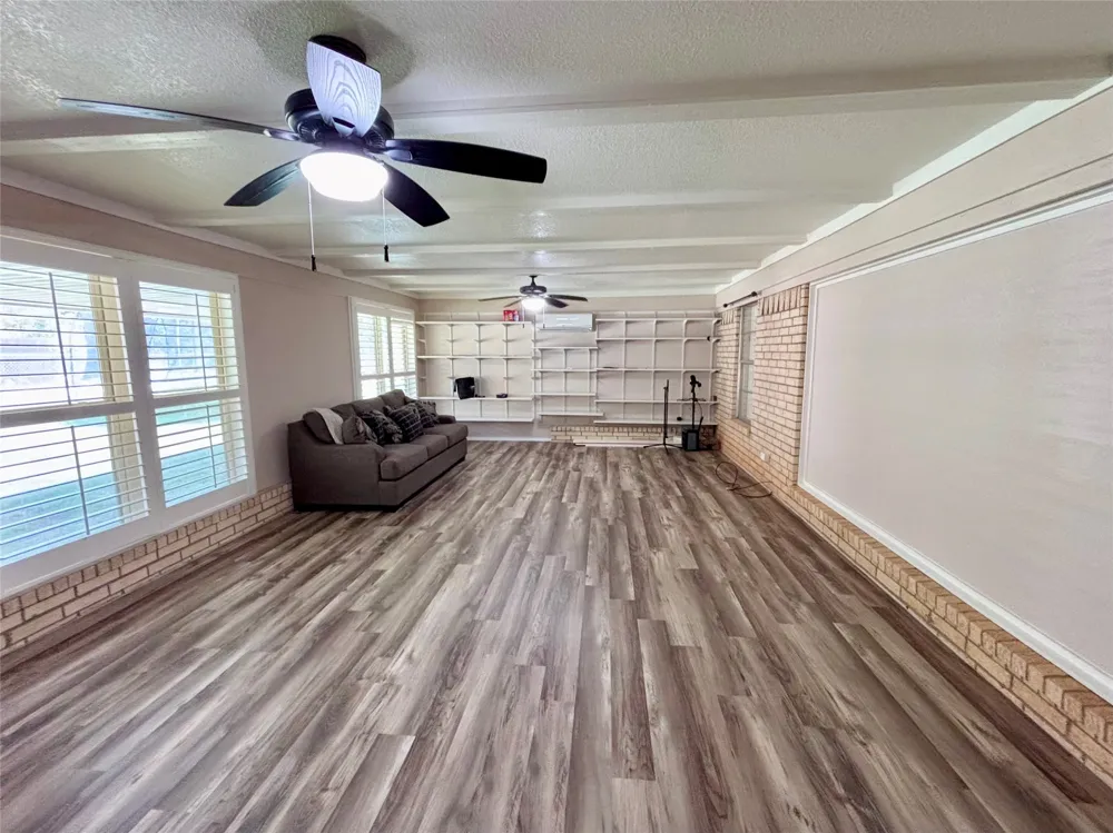 506 Oakwood Drive Eastland, TX 76448