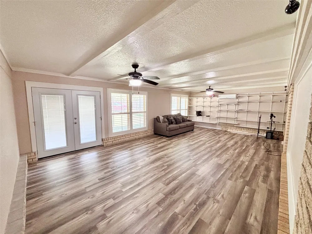 506 Oakwood Drive Eastland, TX 76448