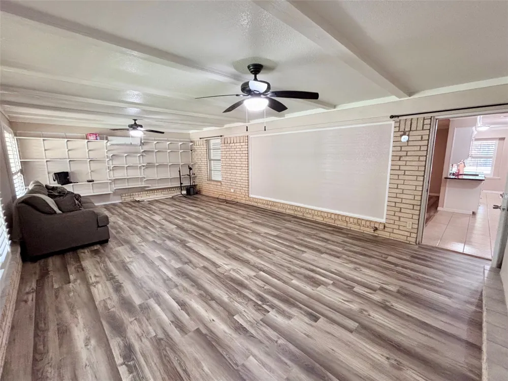 506 Oakwood Drive Eastland, TX 76448
