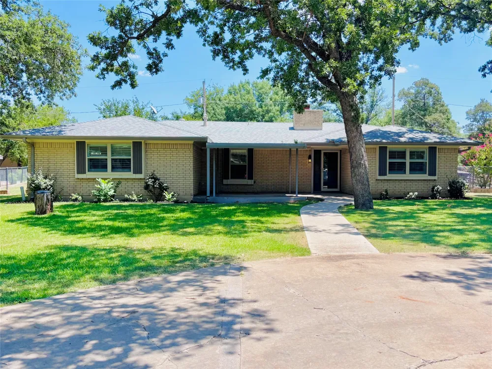 506 Oakwood Drive Eastland, TX 76448