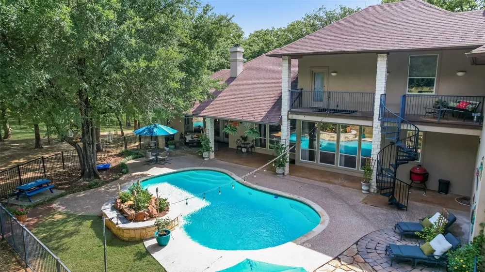 115 River Run Drive Azle, TX 76020