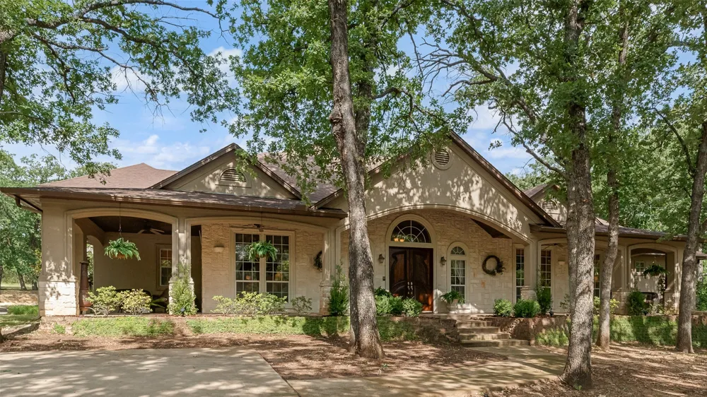115 River Run Drive Azle, TX 76020