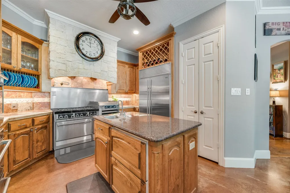 115 River Run Drive Azle, TX 76020