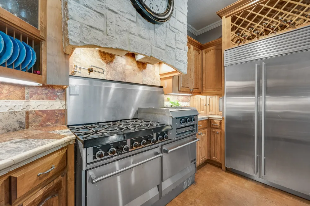 115 River Run Drive Azle, TX 76020