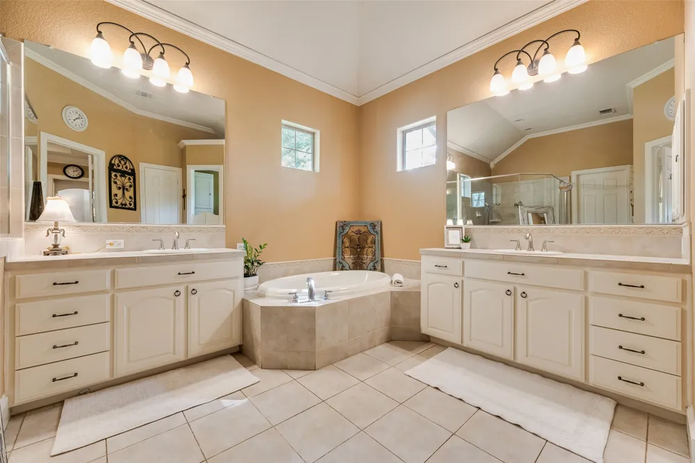 115 River Run Drive Azle, TX 76020