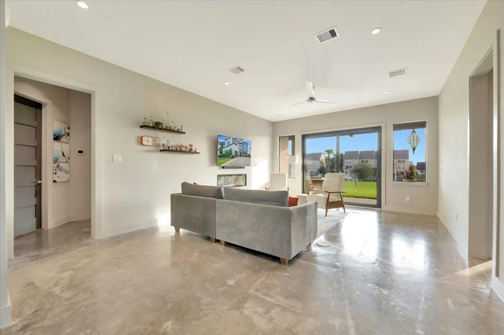 725 Pegasus Lane League City, TX 77573