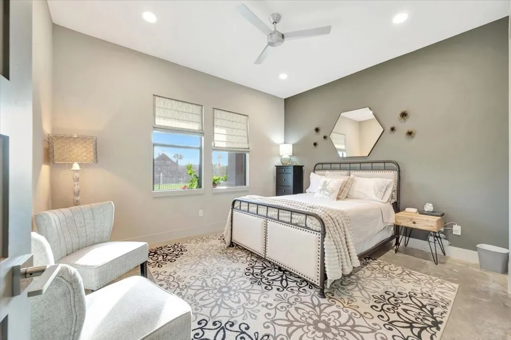725 Pegasus Lane League City, TX 77573