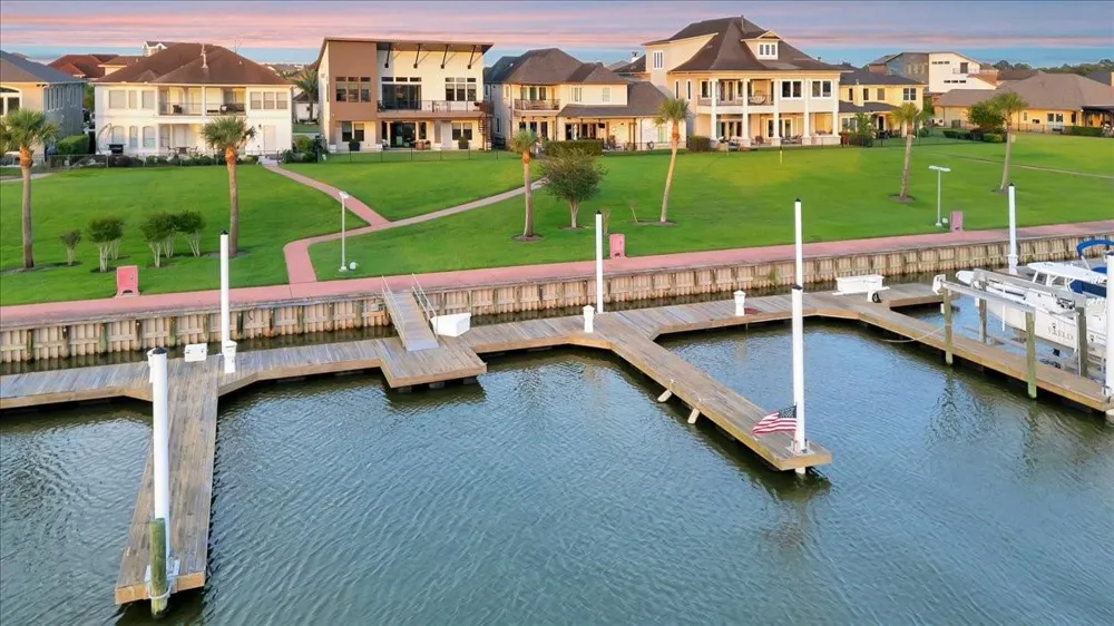 725 Pegasus Lane League City, TX 77573