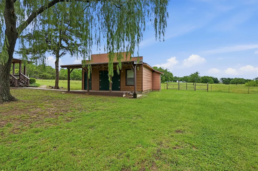 570 Roy Ayres Road Bells, TX 75414