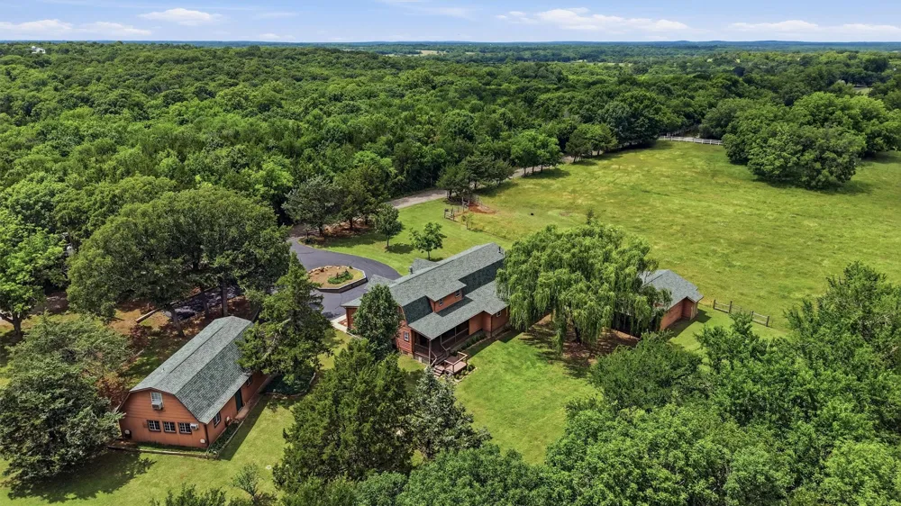 570 Roy Ayres Road Bells, TX 75414
