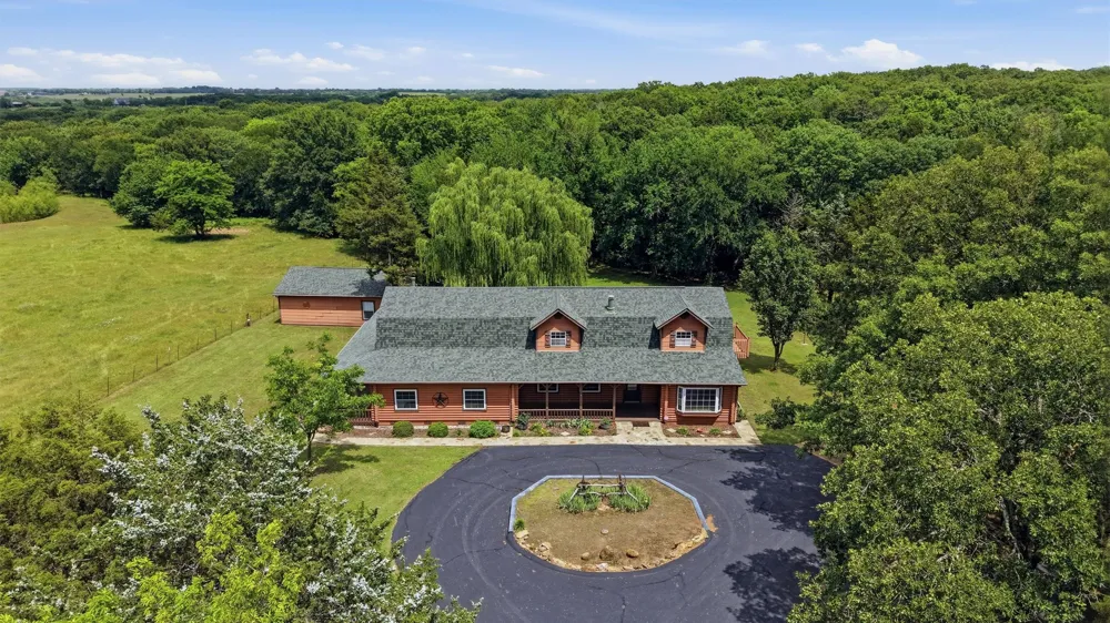 570 Roy Ayres Road Bells, TX 75414