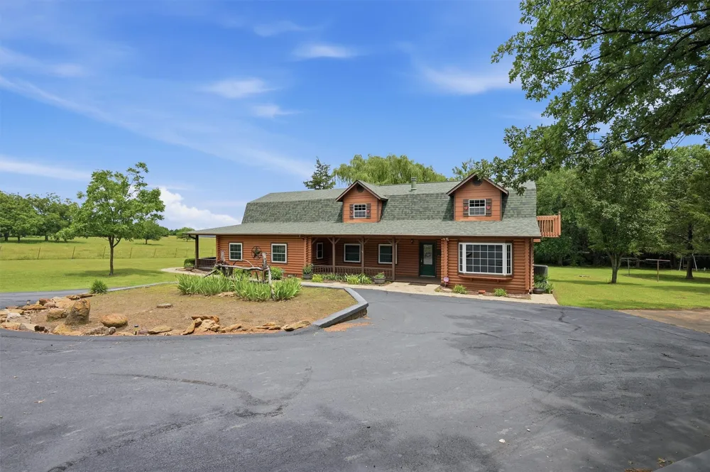 570 Roy Ayres Road Bells, TX 75414